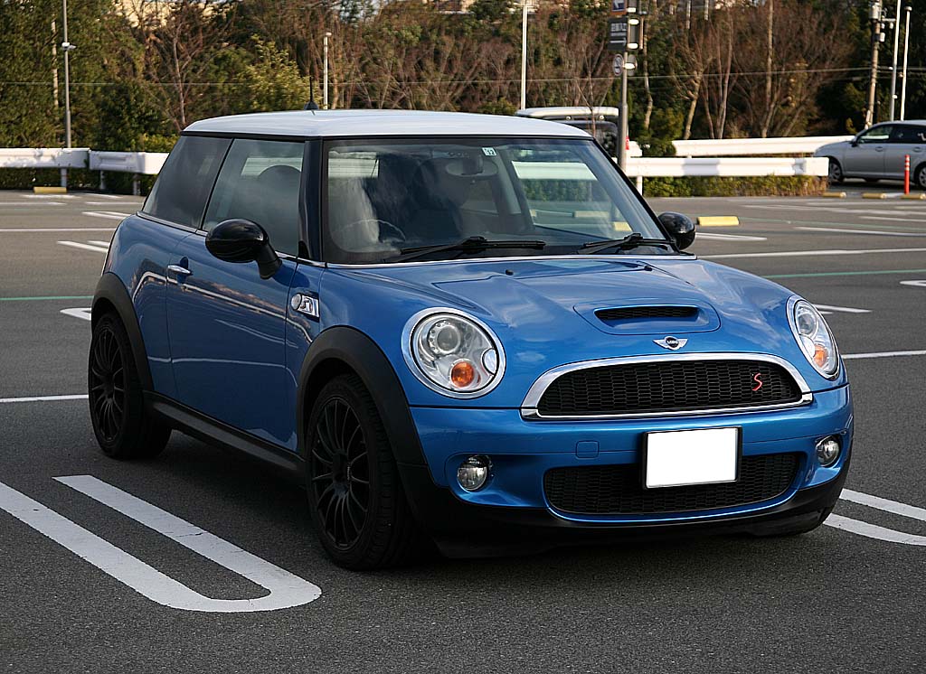 ミニでは希少な6速マニュアル車続々と入荷中♪|MINI PARK ミニ ミニでは希少な6速マニュアル車続々と入荷中♪|MINI PARK ミニ